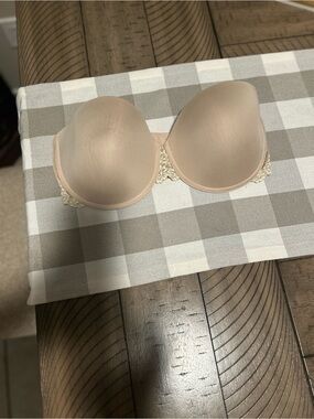 Wacoal Strapless Smooth Nude Bra with Lace Accent